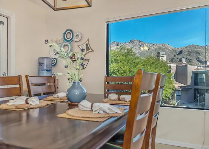Spacious Retreat 3 King Beds Poolsspas, Mountain Views, Hikinggolf