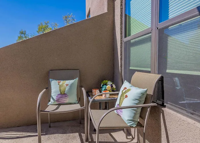 Spacious Retreat 3 King Beds Poolsspas, Mountain Views, Hikinggolf