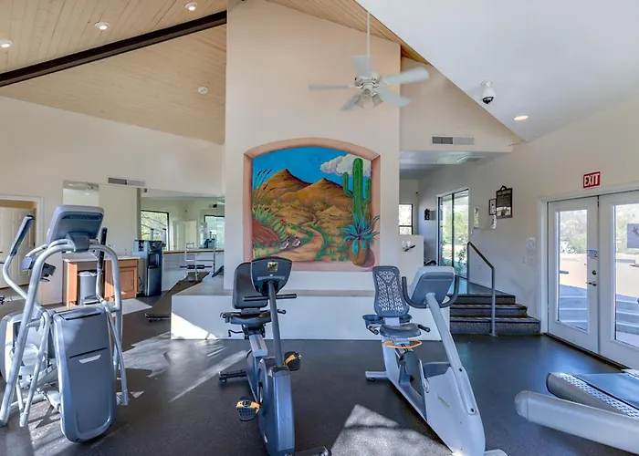 Spacious Retreat 3 King Beds Poolsspas, Mountain Views, Hikinggolf