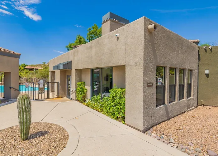 Spacious Retreat 3 King Beds Poolsspas, Mountain Views, Hikinggolf *