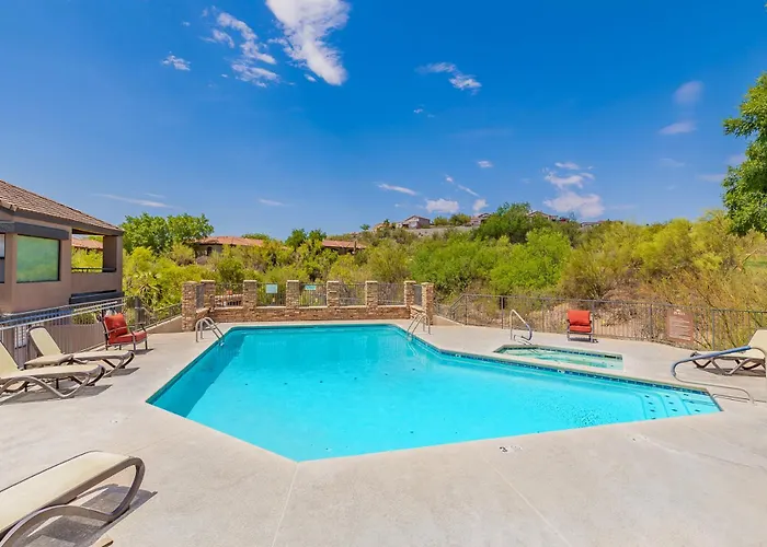 Spacious Retreat 3 King Beds Poolsspas, Mountain Views, Hikinggolf *
